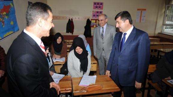 Trabzon Valisi Sayın Abdil Celil ÖZ ile Milli Eğitim Müdürümüz Hızır AKTAŞ Maçka İlçesinde İncelemelerde Bulundular.