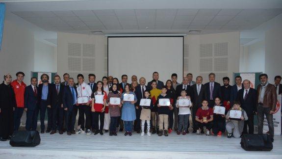 2017-2018 Eğitim Öğretim Yılında Uluslararası Yarışmalarda Dereceye Giren Öğrencilere Ödülleri verildi
