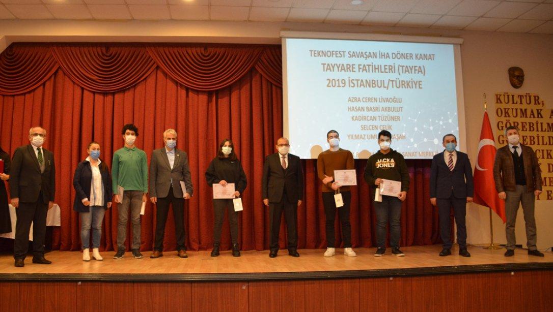 Uluslararası Yarışmalarda Dereceye Giren Öğrenciler Ödüllendirildi