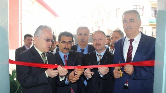 Trabzon Sosyal Bilimler Lisesinde Bilim Fuarı Açılışı Gerçekleştirildi.