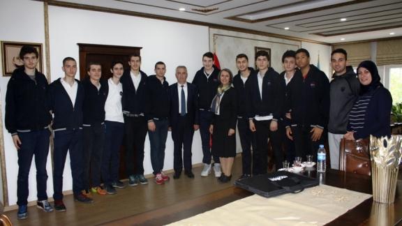 Bölge Şampiyonu Özel Trabzon Ata Anadolu Lisesinden Müdürlüğümüze Ziyaret