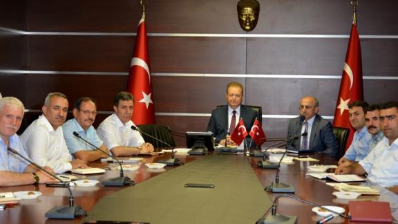 Trabzon Valisi Sayın Yücel YAVUZ, Milli Eğitim Müdürümüz Hızır AKTAŞ ve İlçe Milli Eğitim Müdürleriyle Değerlendirme Toplantısı Yaptı.