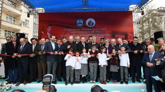 Sürmenede Şehit Kaymakamımız Muhammet Fatih Safitürk  İlkokulunun Açılışı ve Hasan Tahsin Kırali Lisesinin Temel Atma Töreni Gerçekleştirildi.