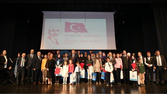 İstiklal Marşı´nın Kabulünün 97. Yıl Dönümü ve Mehmet Akif Ersoy´u Anma Etkinlikleri Kapsamında Hamamizade İhsanbey Kültür Merkezinde Program Düzenlendi.