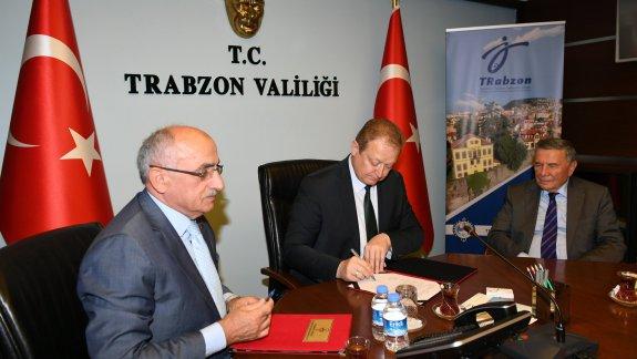 Trabzon Merkez Fen Lisesi Bünyesinde Oluşturulacak "Bilim Atölyesi ve Bilgisayar Sınıfı" İçin Valilik Makamında Protokol İmzalandı.
