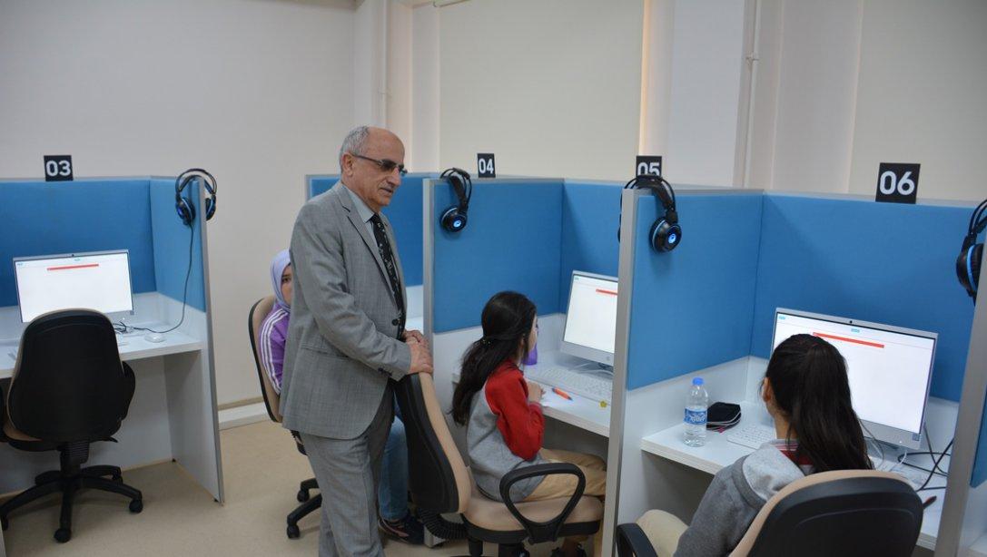 Bakanlığımız, Dört Beceride İlk Türkçe Elektronik Sınavı Düzenledi