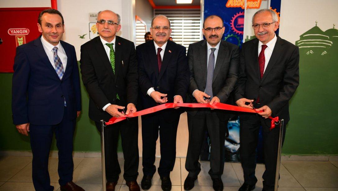 Faruk Başaran Bilim ve Sanat Merkezi Vakıfbank Mekatronik Atölyesinin Açılışı Gerçekleştirildi
