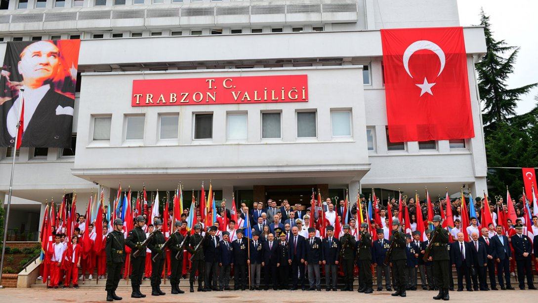 Atatürk'ün Trabzon'a İlk Gelişinin 95. Yıl Dönümü Törenlerle Kutlandı