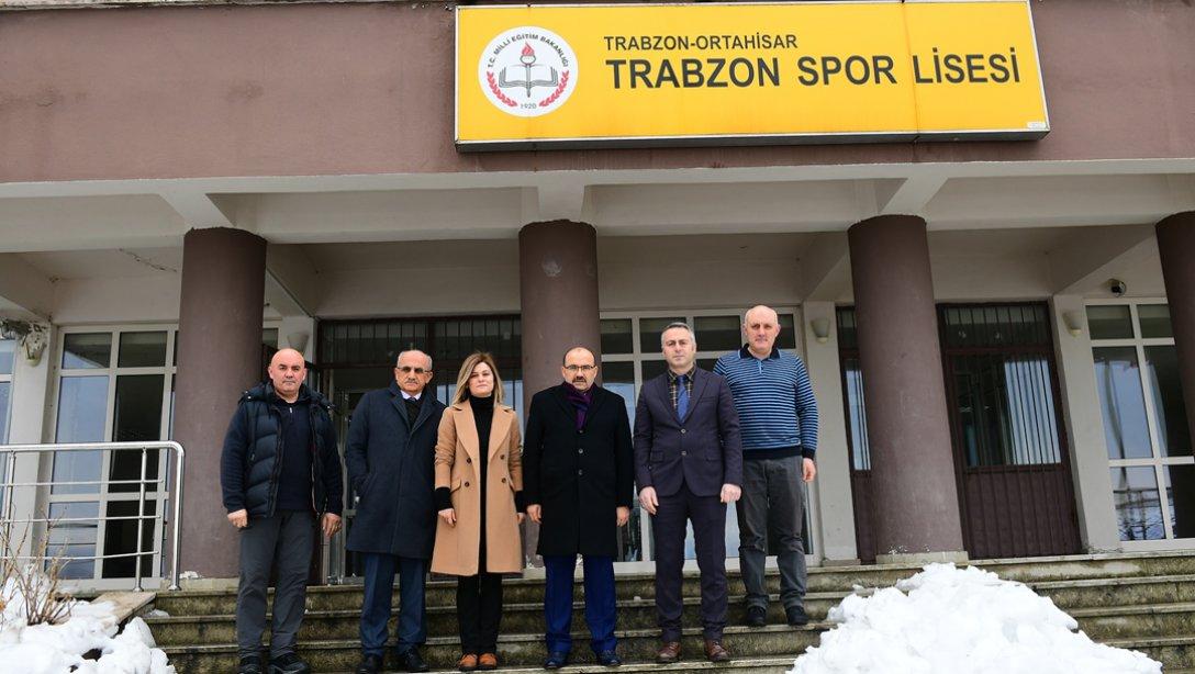 Valimiz İsmail USTAOĞLU ve Müdürümüz Hızır AKTAŞ Trabzon Spor Lisesini Ziyaret Etti