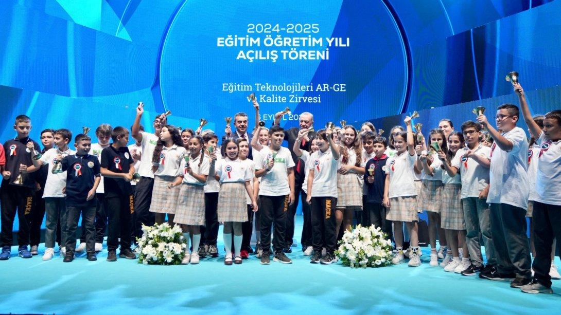 CUMHURBAŞKANI ERDOĞAN VE BAKAN TEKİN, 2024-2025 EĞİTİM ÖĞRETİM YILI AÇILIŞ TÖRENİ VE ETAK 24 ZİRVESİ'NE KATILDI