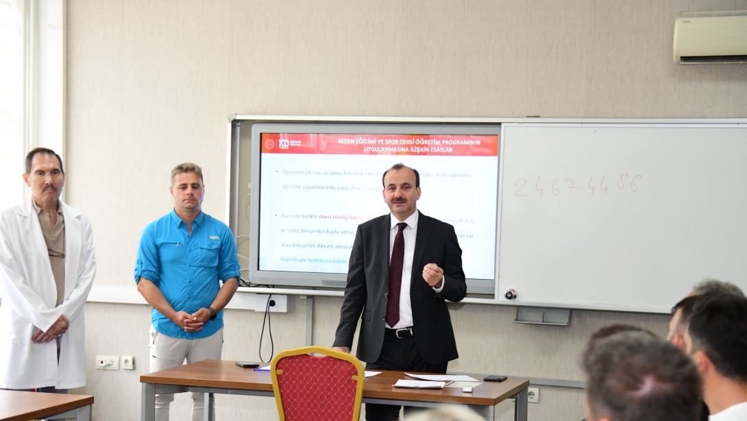 TÜRKİYE YÜZYILI MAARİF MODELİ ÖĞRETMEN EĞİTİMLERİ DEVAM EDİYOR.