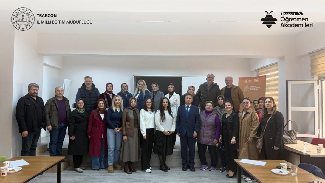 EDEBİYAT AKADEMİSİNDE ŞİİRLERLE BÜYÜK TAARRUZ ELE ALINDI