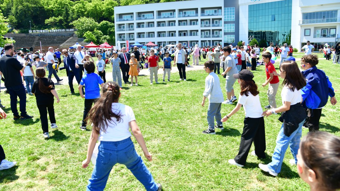 TRABZON'DA GELENEKSEL ÇOCUK OYUNLARI İL ŞENLİĞİ COŞKUYLA GERÇEKLEŞTİRİLDİ